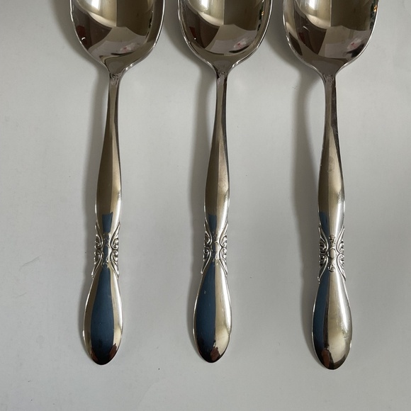 6 Place/soup spoon Wallace POISE Stanless Glossy Silverware - Picture 10 of 16
